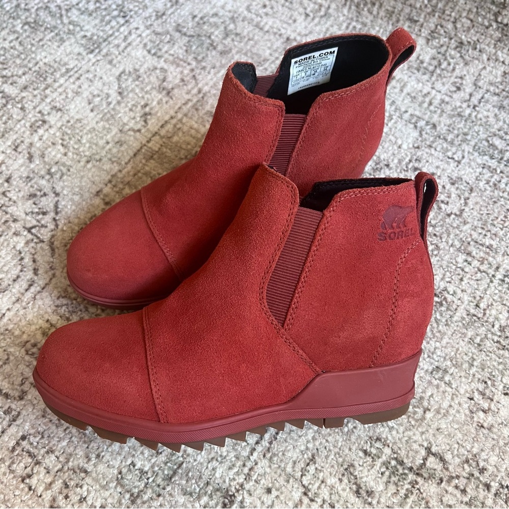 Sorel Red Suede Wedge Chelsea Heeled Boots